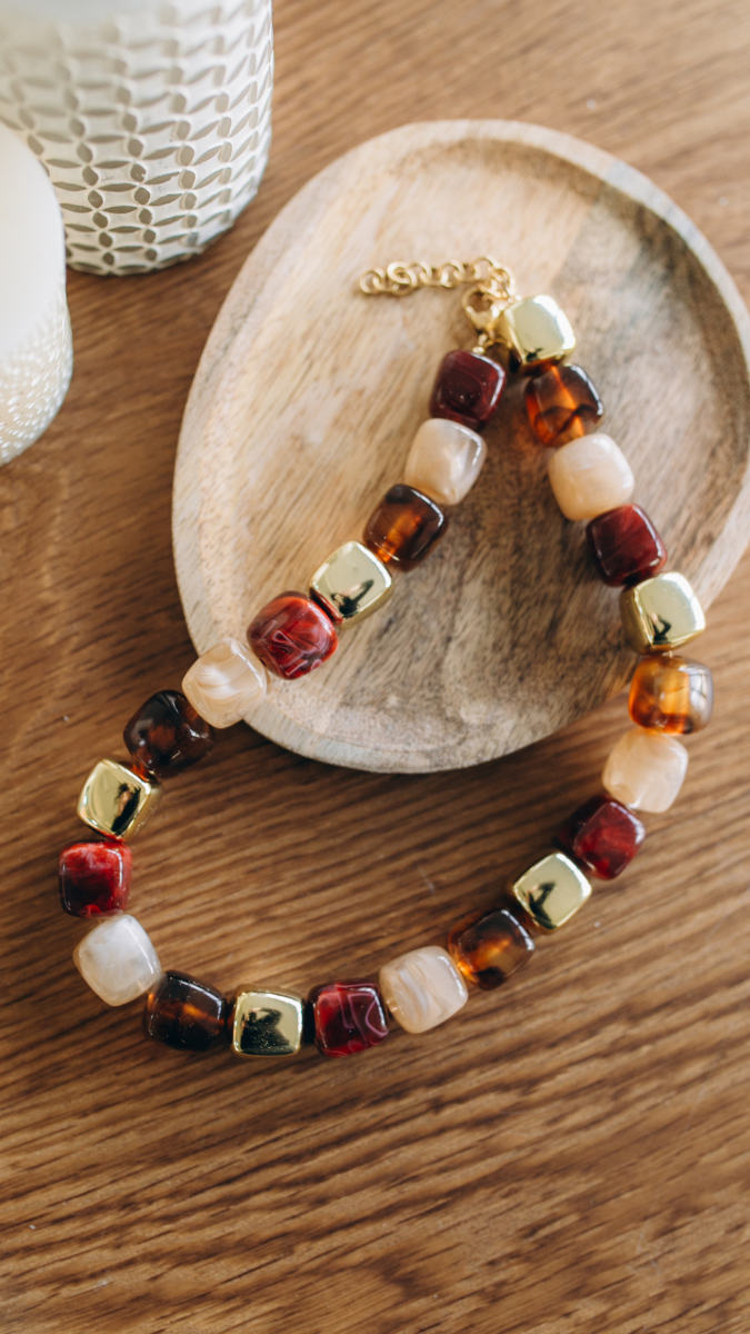 Schema Collana di cubi irregolari in resina Perla Schema Collana di cubi irregolari in resina Perla