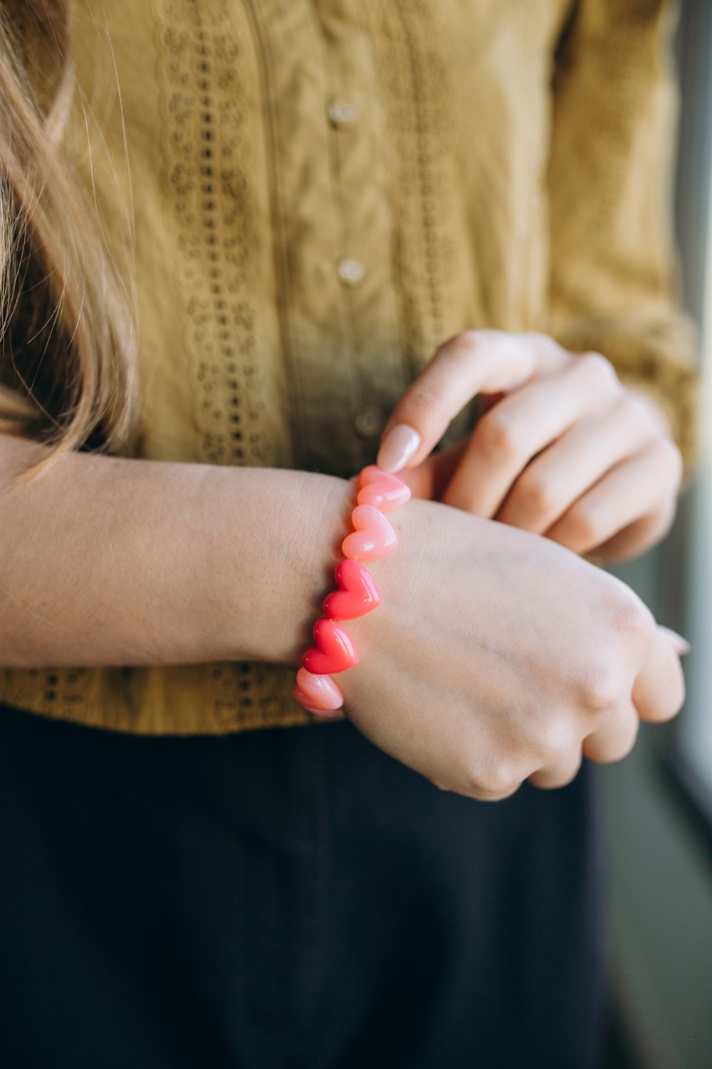 Collana di perle con cuore in resina