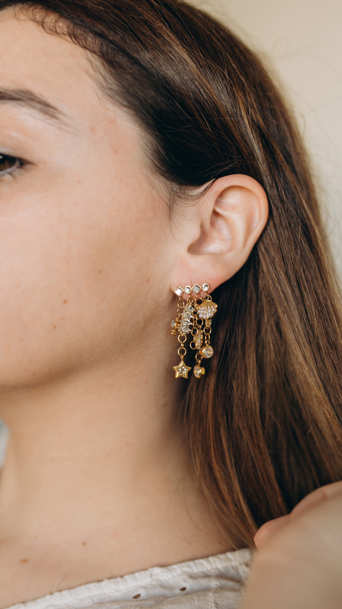 Orecchini pendenti con charms in acciaio inossidabile