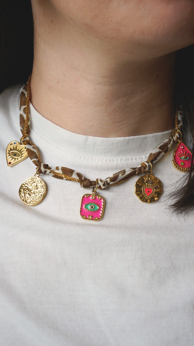 Nastro di seta con motivo a mucca e Ciondoli d'oro