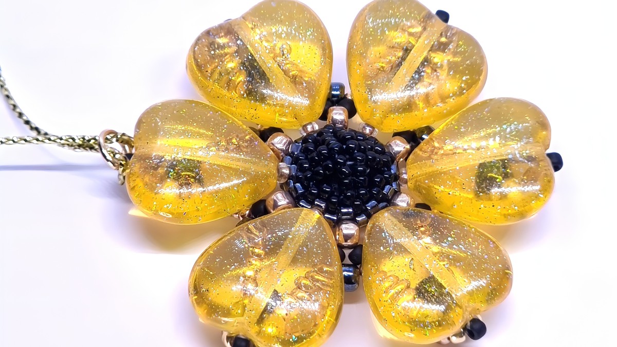 Schema Pendente Fleur de Coeur di Angel Accessories Schema Pendente Fleur de Coeur di Angel Accessories