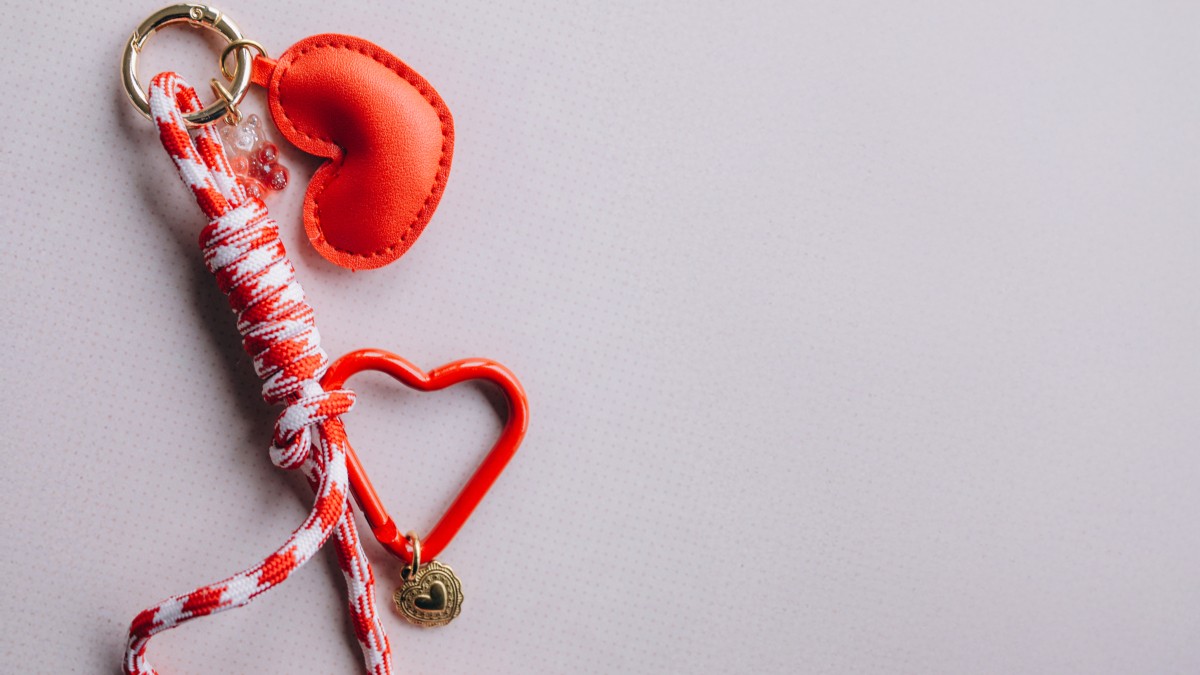 Schema Gioielli da borsa per San Valentino: una facile idea fai da te