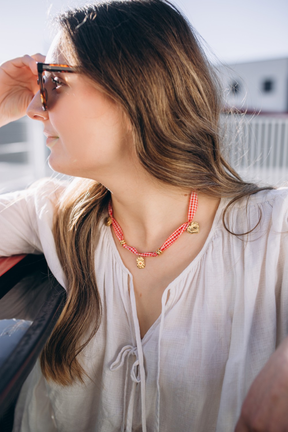 Schema Collana con nastro in percalle e ciondoli a forma di cuore