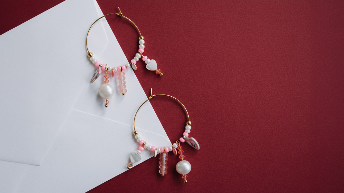 Fai da te: creare creole con Ciondoli a forma di cuore e Perle Preciosa