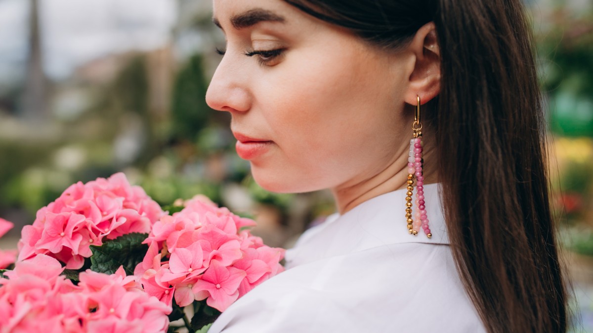 Orecchini pendenti con pietre preziose
