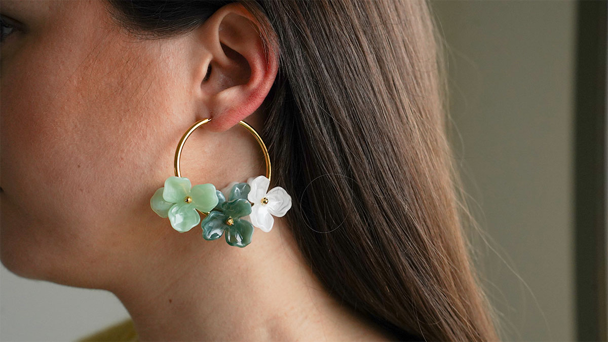 Orecchini a cerchio in acciaio inossidabile placcato oro con fiori