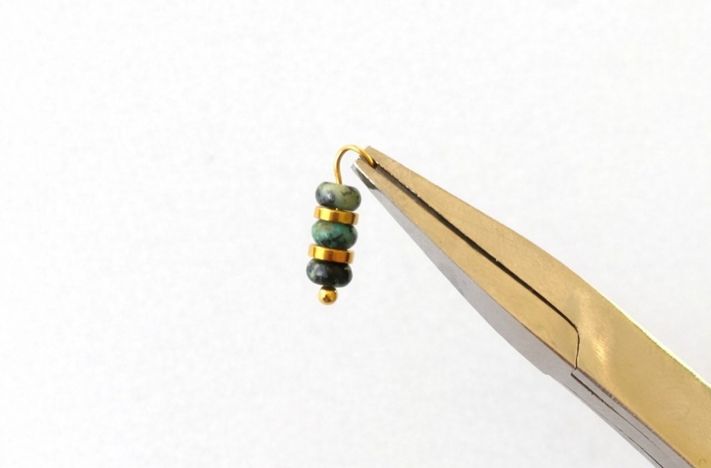 Orecchini in acciaio inossidabile con ciondoli in pietra naturale : Tappa 1