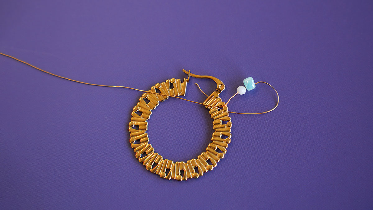 Creoli in perline e pietre naturali : Tappa 2