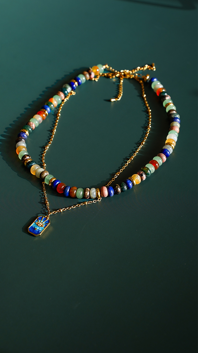 Schema Collana a doppio filo con perle e catena in acciaio inossidabile dorato con ciondolo