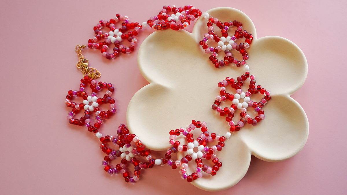 Schema Collana di perline Miyuki 6/0 con intreccio di fiori Schema Collana di perline Miyuki 6/0 con intreccio di fiori