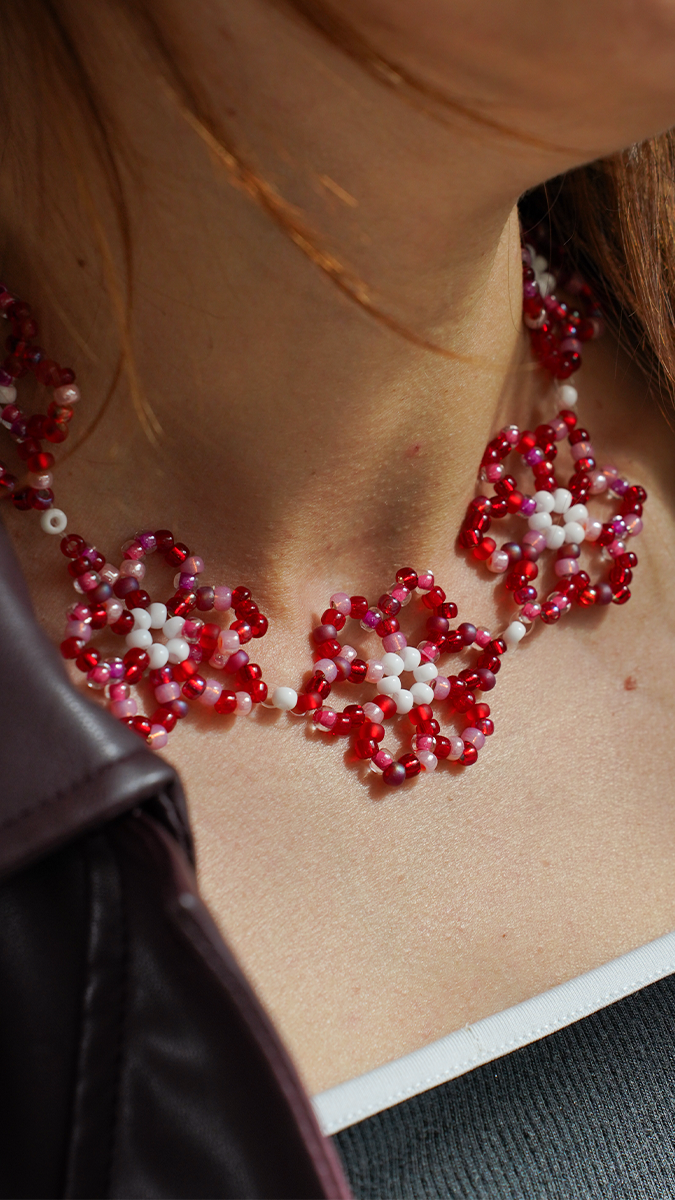 Schema Collana di perline Miyuki 6/0 con intreccio di fiori Schema Collana di perline Miyuki 6/0 con intreccio di fiori