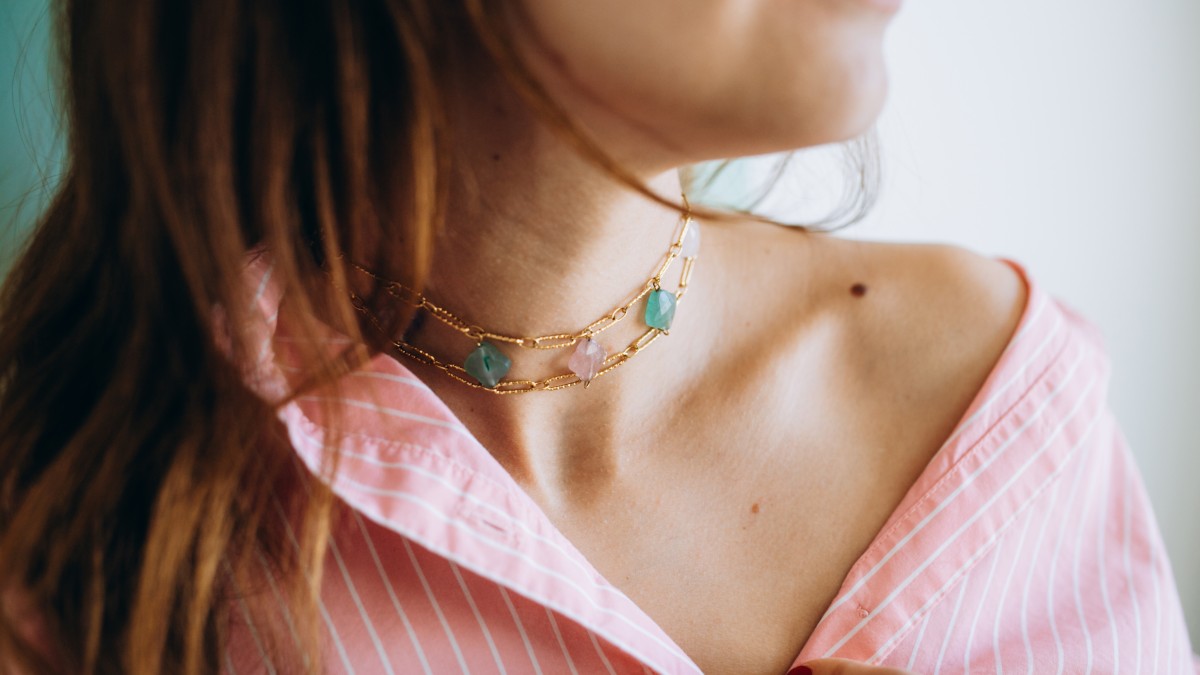 Collana a doppia catena con perle di trifoglio in pietra naturale