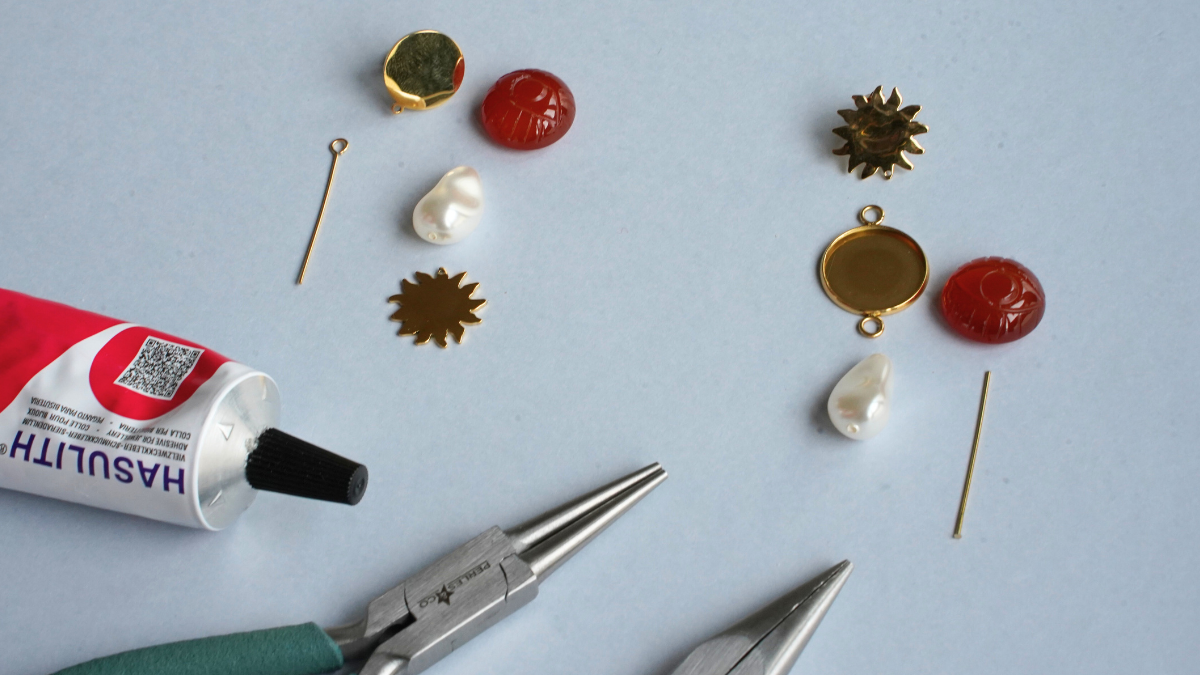 Orecchini asimmetrici in corniola e madreperla Swarovski : Tappa 1 Orecchini asimmetrici in corniola e madreperla Swarovski : Tappa 1