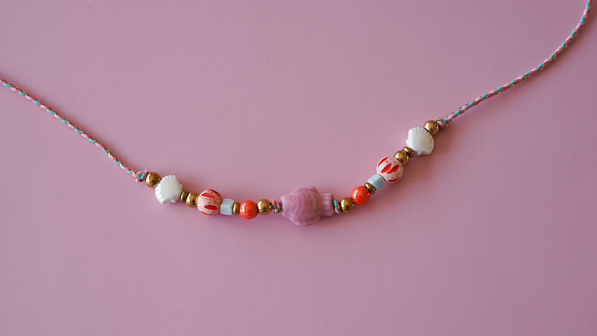 Collana in corda con perline multicolori : Tappa 2