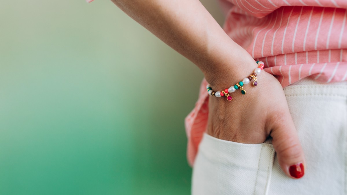 Schema Braccialetto con perline colorate e perle d'acqua dolce Schema Braccialetto con perline colorate e perle d'acqua dolce