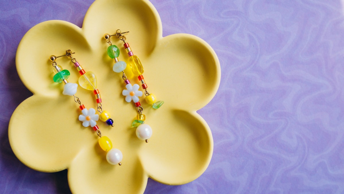 Schema Orecchini colorati e asimmetrici Schema Orecchini colorati e asimmetrici