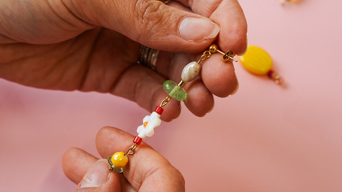 Orecchini colorati e asimmetrici : Tappa 3 Orecchini colorati e asimmetrici : Tappa 3