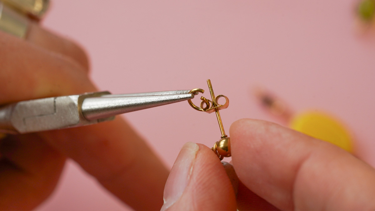 Orecchini colorati e asimmetrici : Tappa 4 Orecchini colorati e asimmetrici : Tappa 4