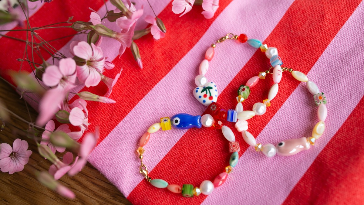 Schema DIY: Trio di braccialetti di perle di ceramica colorate, Millefiori e Preciosa