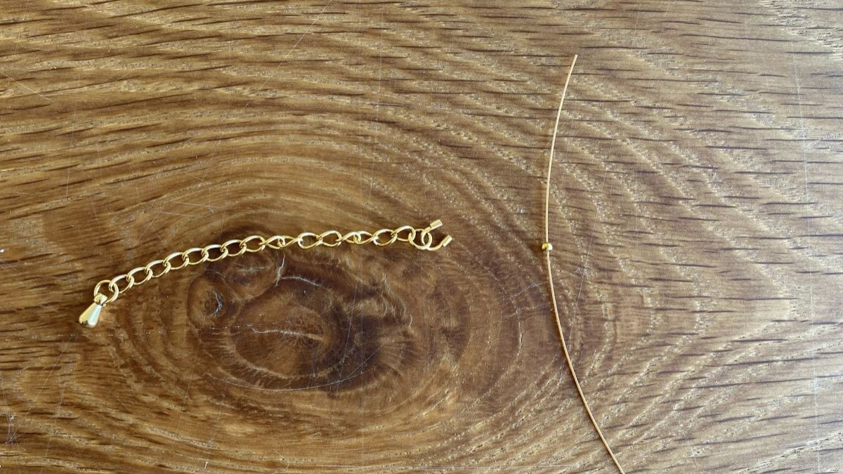 Bracciale multicolore con perle in vetro, acciaio e ceramica : Tappa 1