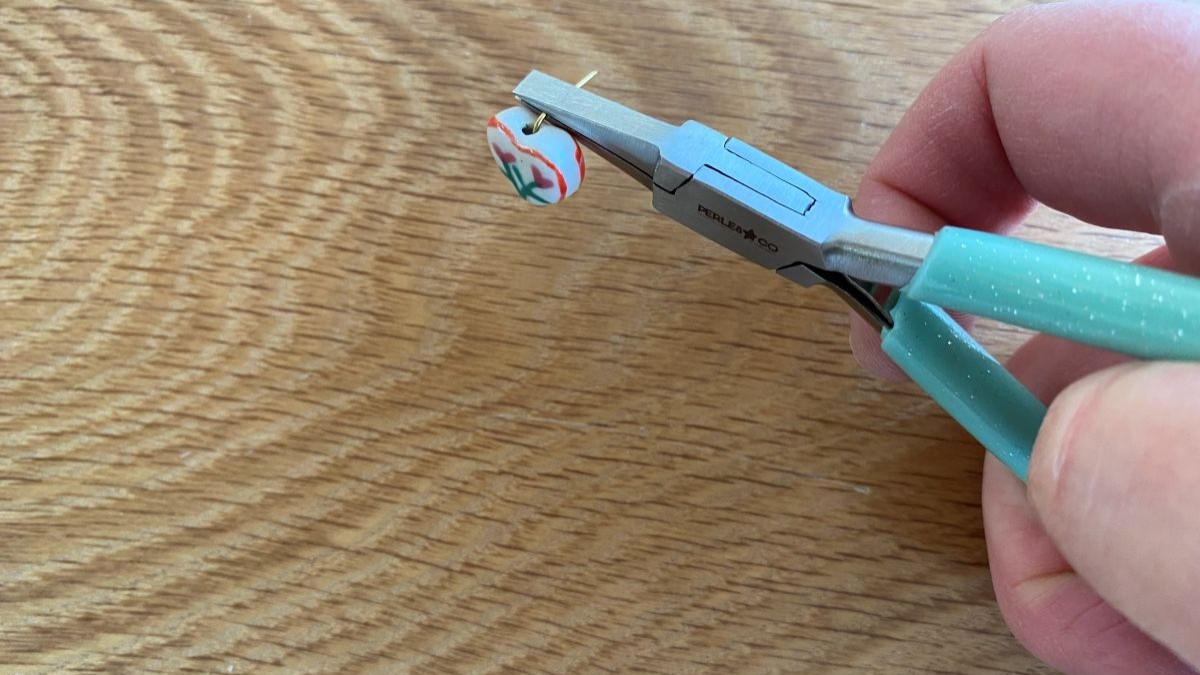 Bracciale multicolore con perle in vetro, acciaio e ceramica : Tappa 4