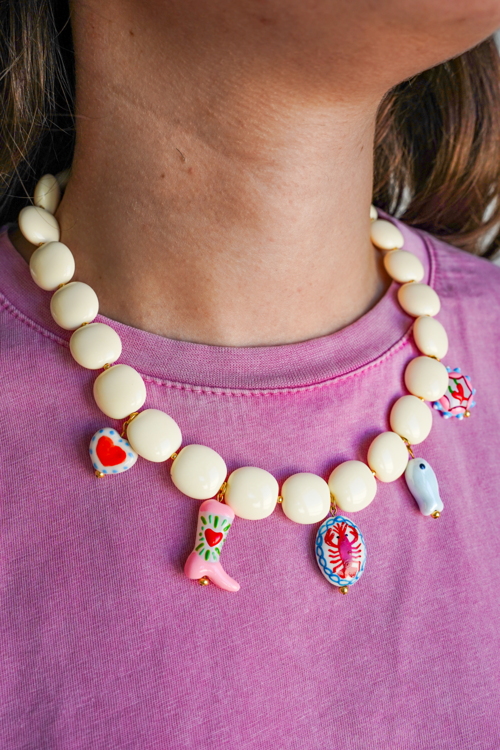 Schema Collana con perline di resina opaca e ciondoli colorati Schema Collana con perline di resina opaca e ciondoli colorati