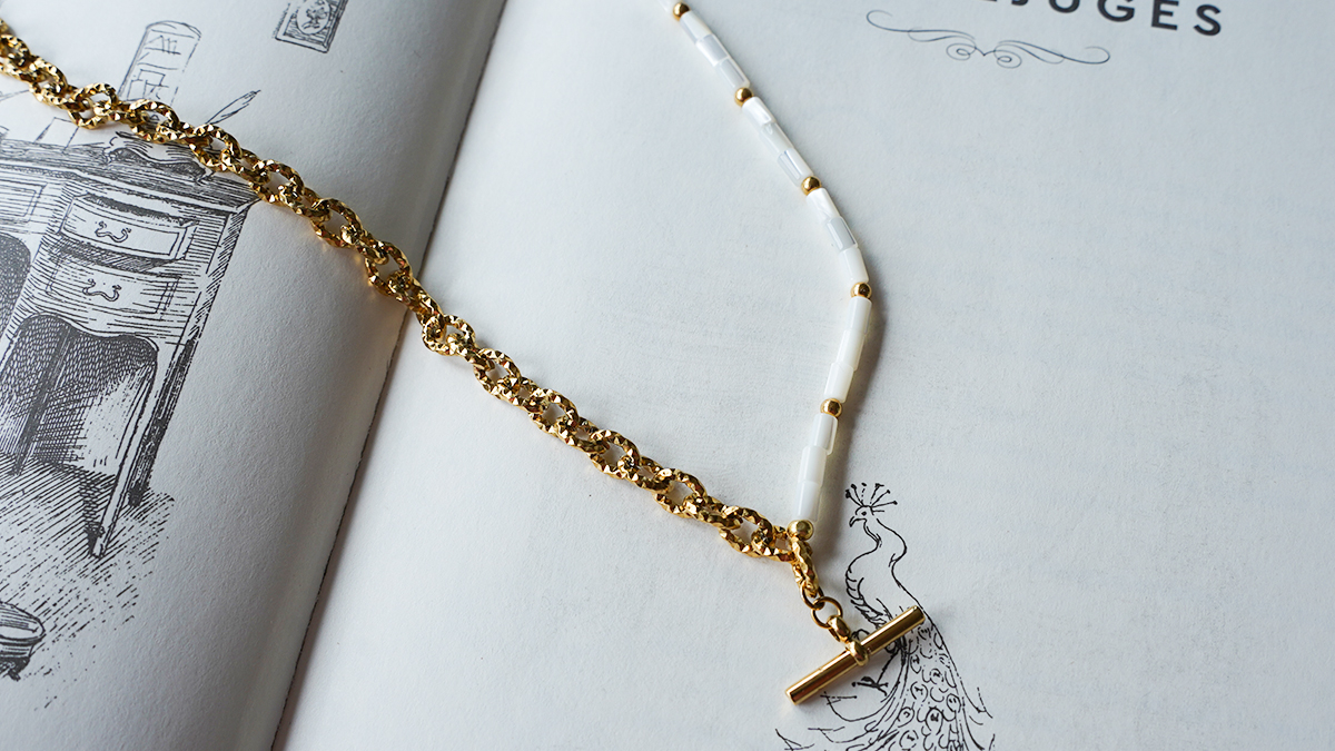 Schema Collana con barrette e perline tubolari in madreperla