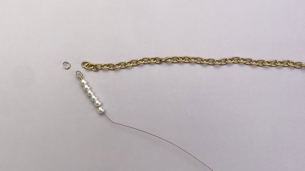 Collana con limoni in acciaio inossidabile, perle finte madreperla e perle in ceramica : Tappa 2 Collana con limoni in acciaio inossidabile, perle finte madreperla e perle in ceramica : Tappa 2