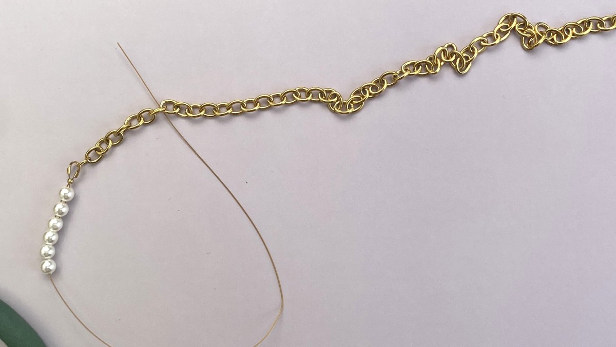 Collana con limoni in acciaio inossidabile, perle finte madreperla e perle in ceramica : Tappa 4 Collana con limoni in acciaio inossidabile, perle finte madreperla e perle in ceramica : Tappa 4