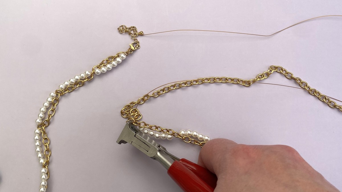 Collana con limoni in acciaio inossidabile, perle finte madreperla e perle in ceramica : Tappa 7 Collana con limoni in acciaio inossidabile, perle finte madreperla e perle in ceramica : Tappa 7