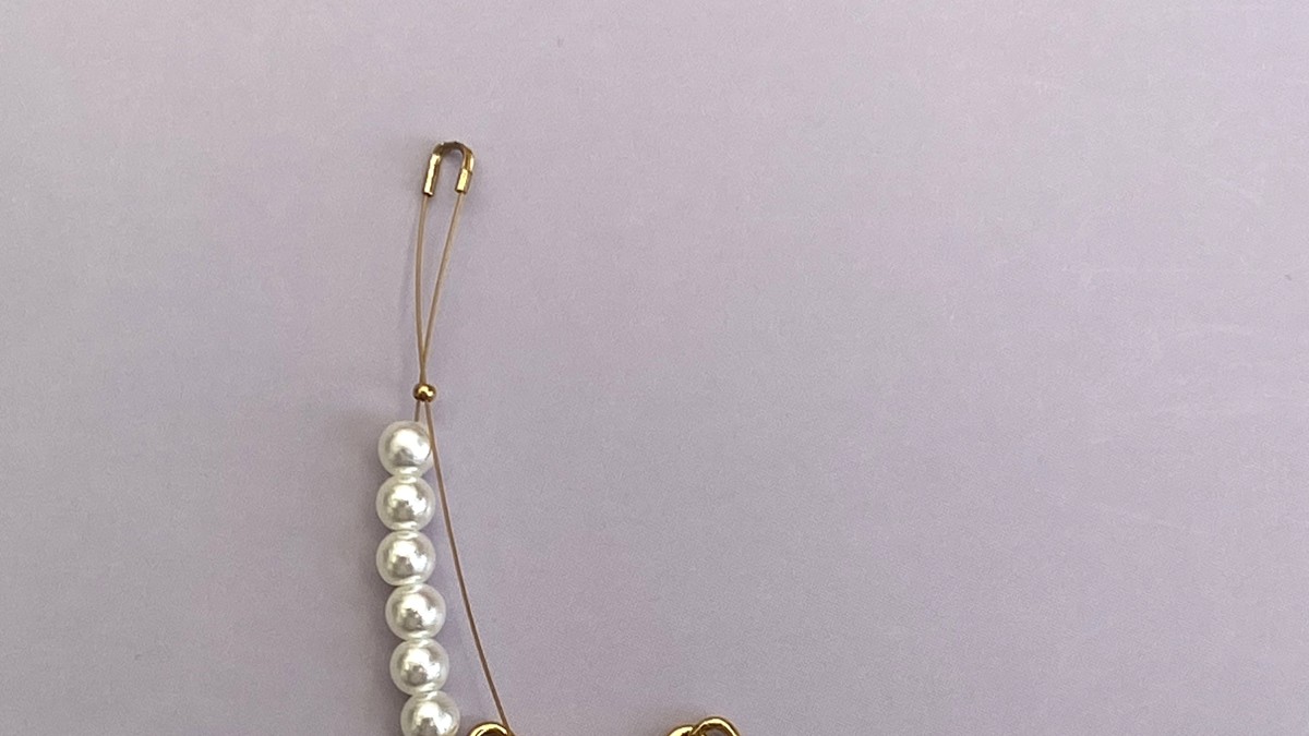 Collana con limoni in acciaio inossidabile, perle finte madreperla e perle in ceramica : Tappa 9 Collana con limoni in acciaio inossidabile, perle finte madreperla e perle in ceramica : Tappa 9