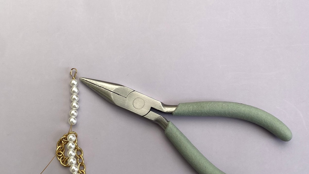 Collana con limoni in acciaio inossidabile, perle finte madreperla e perle in ceramica : Tappa 11 Collana con limoni in acciaio inossidabile, perle finte madreperla e perle in ceramica : Tappa 11