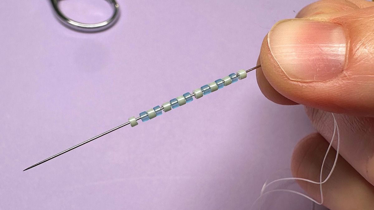 Portachiavi quadrato con tecnica peyote dispari, motivo a cavalluccio marino : Tappa 1 Portachiavi quadrato con tecnica peyote dispari, motivo a cavalluccio marino : Tappa 1