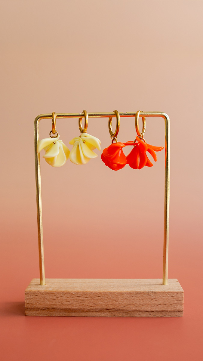 Schema Orecchini a cerchio e mini petali Schema Orecchini a cerchio e mini petali