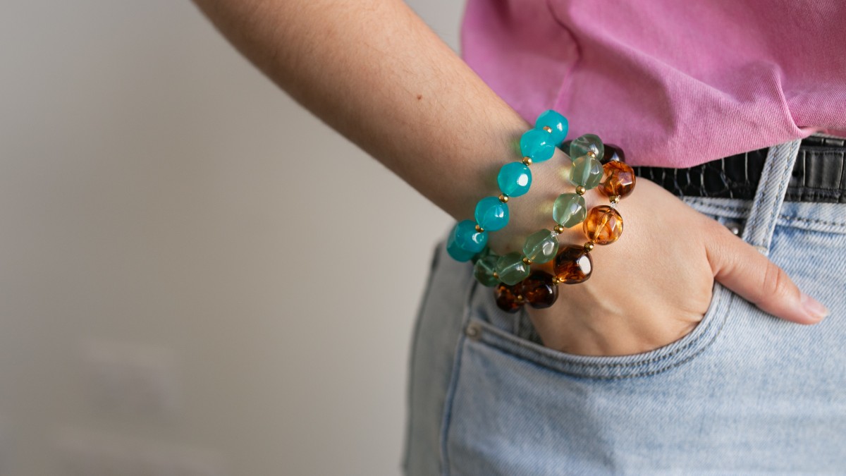 Schema Braccialetti con perline rotonde in resina