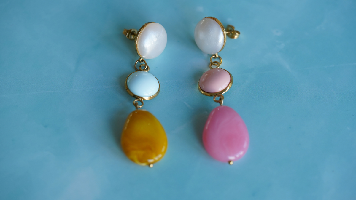 Tutorial fai da te: 3 modelli di orecchini con perle e cabochon in resina : Tappa 6