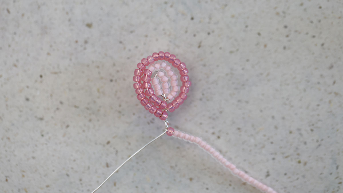 Fiori di ortensia in perle : Tappa 4