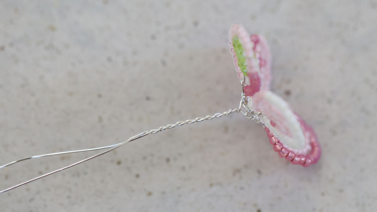 Fiori di ortensia in perle : Tappa 10