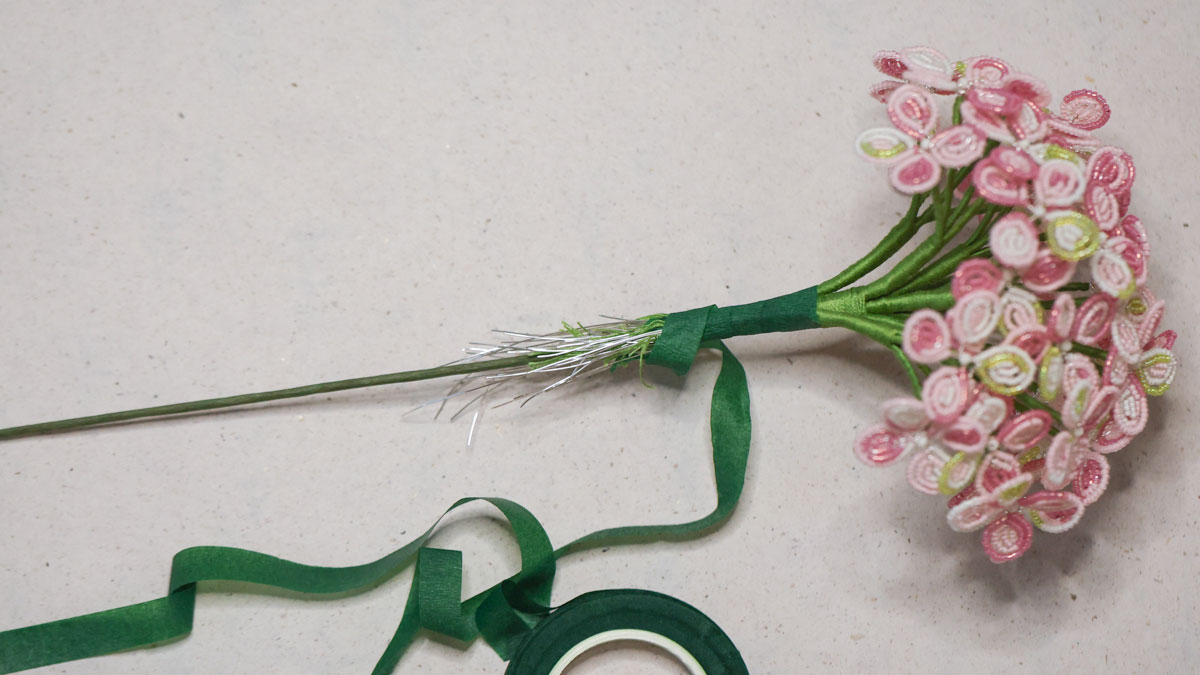 Fiori di ortensia in perle : Tappa 21