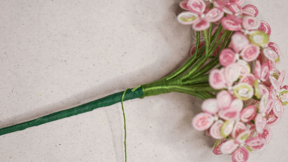 Fiore realizzato con perle Miyuki - Ortensia : Tappa 25