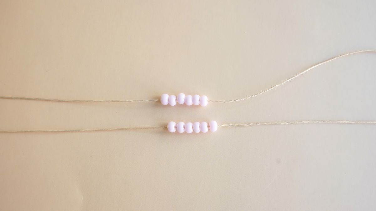 Braccialetto colorato a maglie con perle 6/0 e 5/0 : Tappa 2 Braccialetto colorato a maglie con perle 6/0 e 5/0 : Tappa 2