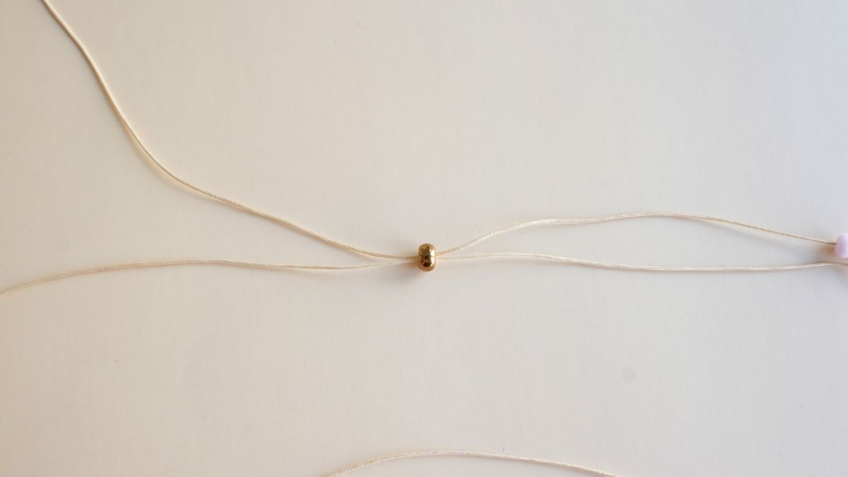 Braccialetto colorato a maglie con perle 6/0 e 5/0 : Tappa 3 Braccialetto colorato a maglie con perle 6/0 e 5/0 : Tappa 3