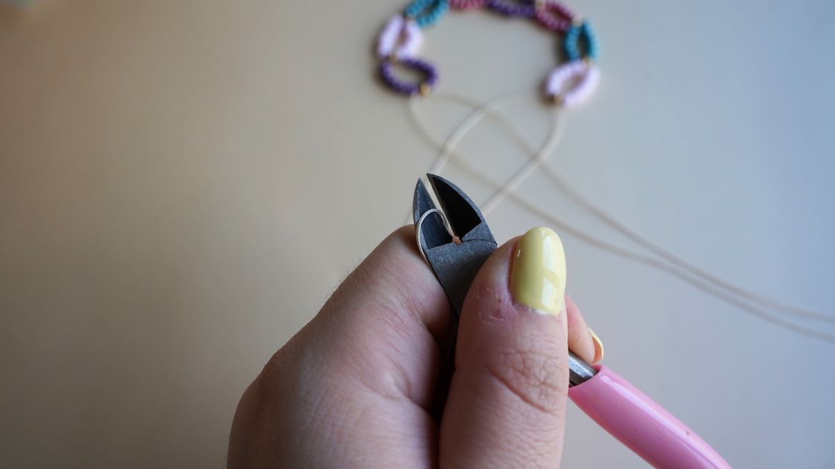 Braccialetto colorato a maglie con perle 6/0 e 5/0 : Tappa 6 Braccialetto colorato a maglie con perle 6/0 e 5/0 : Tappa 6