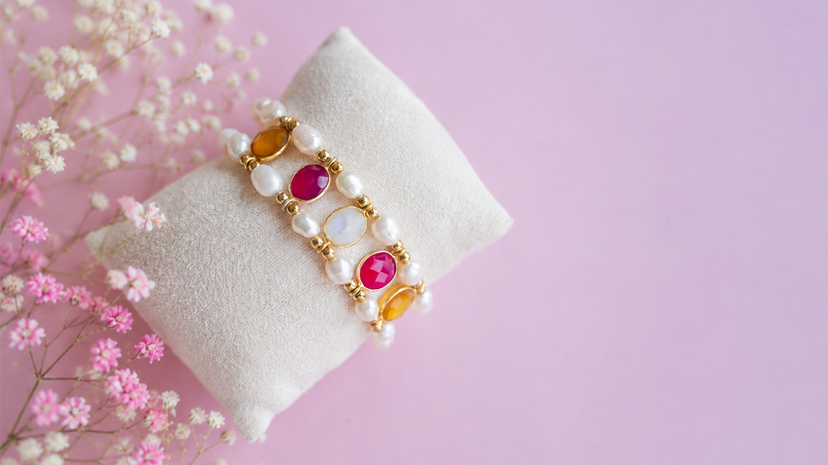 Bracciale a doppio giro con pietre naturali e perle d'acqua dolce Bracciale a doppio giro con pietre naturali e perle d'acqua dolce