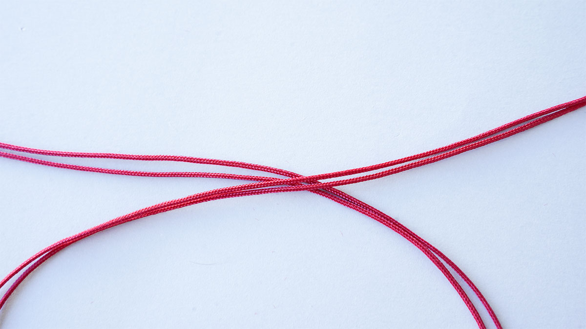 Braccialetto a cordoncino con lettera in acciaio inossidabile : Tappa 2 Braccialetto a cordoncino con lettera in acciaio inossidabile : Tappa 2