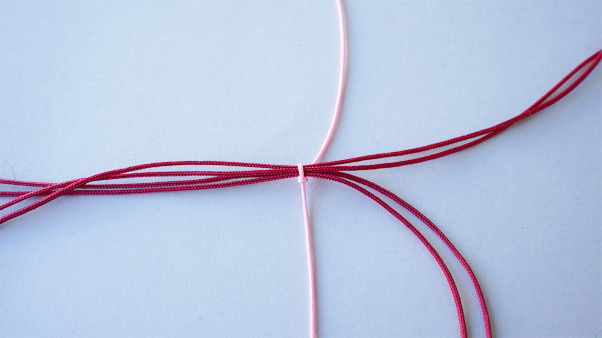 Braccialetto a cordoncino con lettera a pressione : Tappa 3 Braccialetto a cordoncino con lettera a pressione : Tappa 3