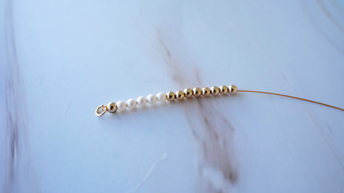 Collana in Gold filled con catena, perle perlacee e ciondolo a forma di cuore : Tappa 4 Collana in Gold filled con catena, perle perlacee e ciondolo a forma di cuore : Tappa 4
