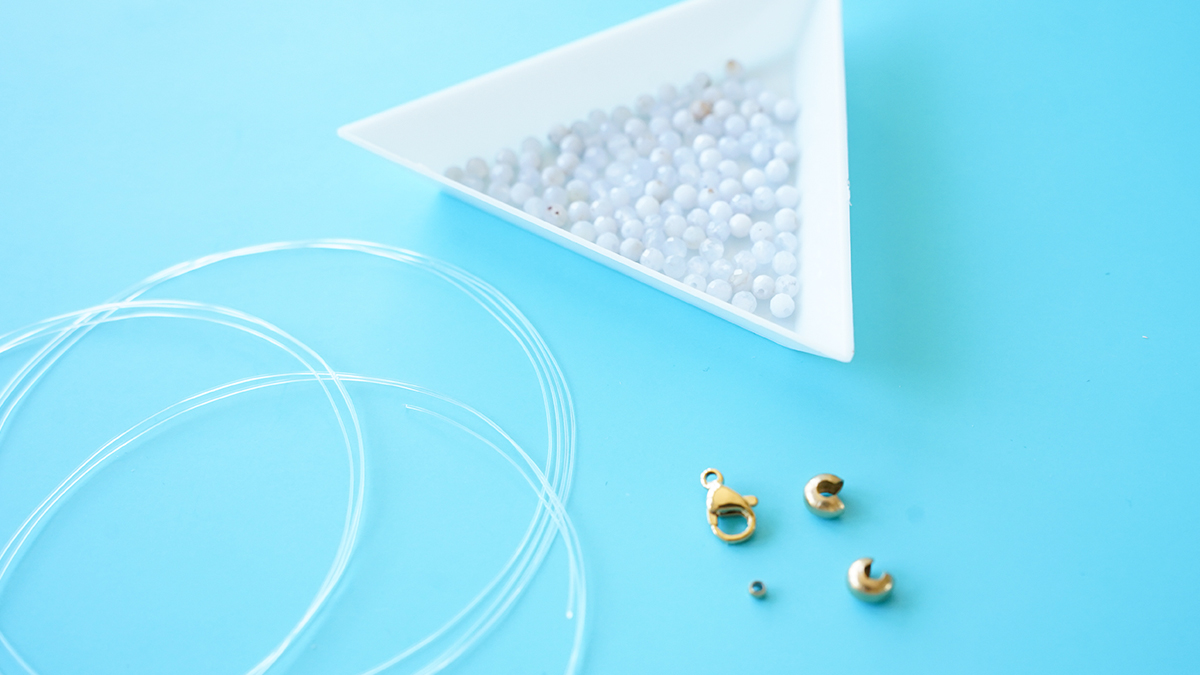 Collana a tre fili in agata blu : Tappa 1 Collana a tre fili in agata blu : Tappa 1