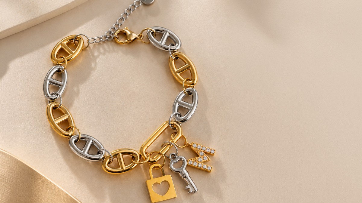 Schema Bracciale con maglie marine dorate e argentate Schema Bracciale con maglie marine dorate e argentate
