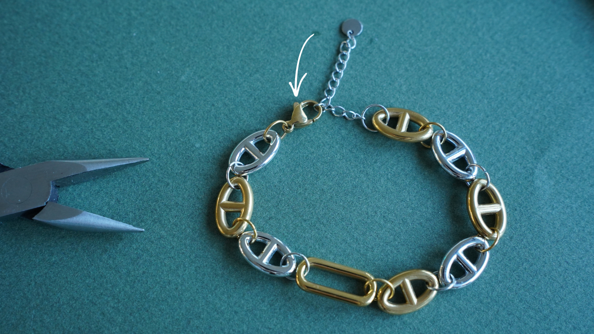 Bracciale con maglie marine dorate e argentate : Tappa 3 Bracciale con maglie marine dorate e argentate : Tappa 3